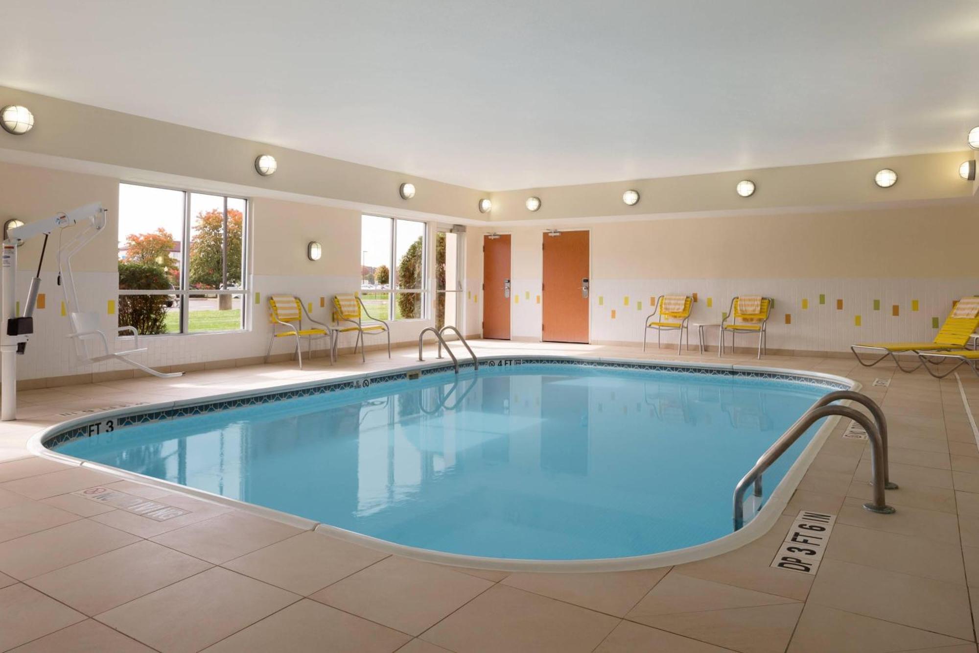 Fairfield Inn & Suites Youngstown Boardman Poland Exterior photo